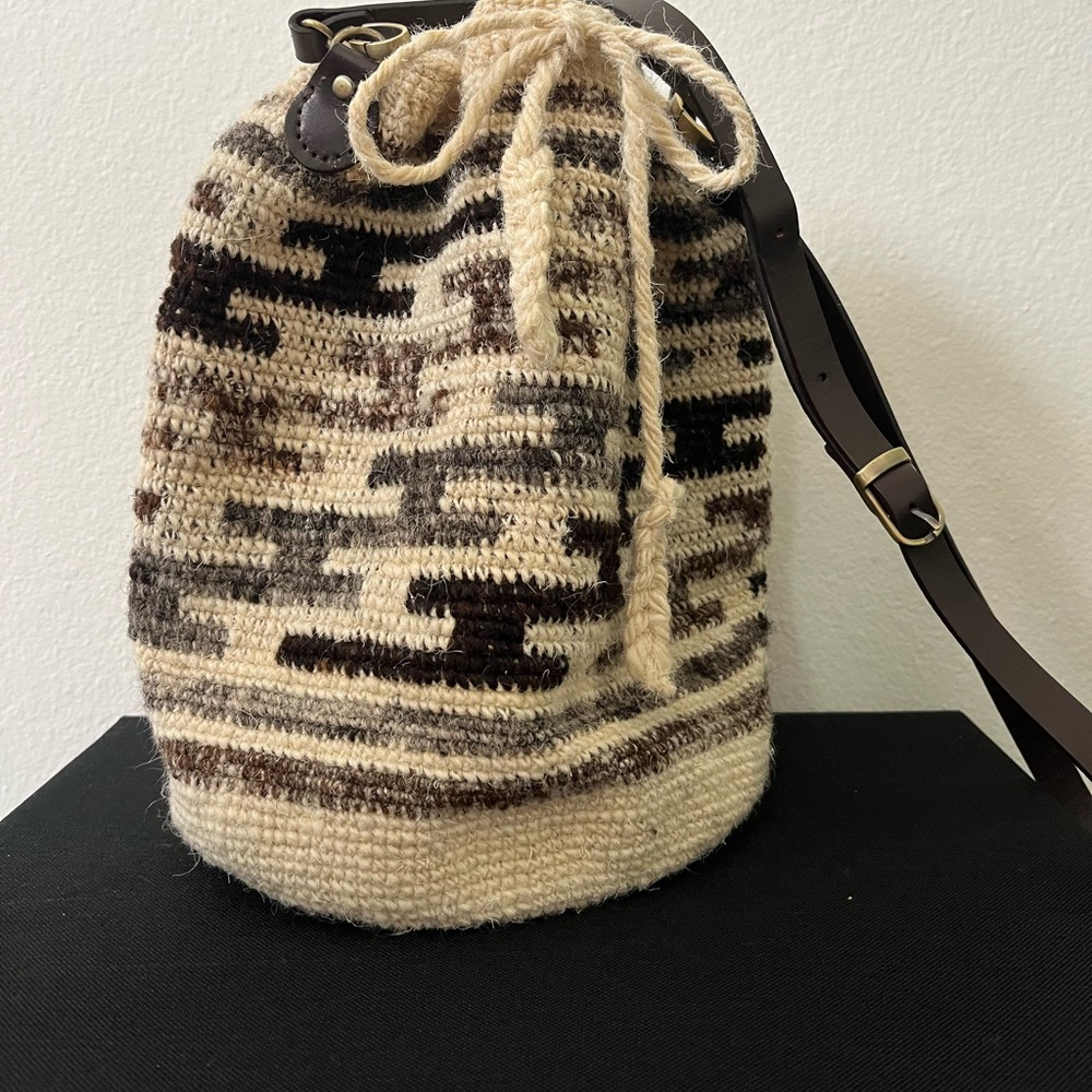 100% wool bucket bag